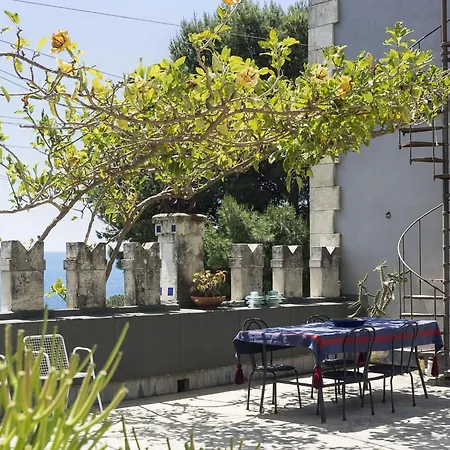 Holiday home Castello Claves